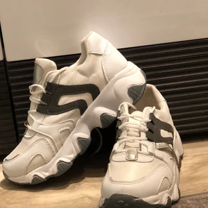 Shoes/skor  - De är helt nya endast testade , säljs på grund av fel storlek 