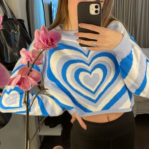 Tröja - Superfin stickad tröja 🤍 aldrig använd (se sista bilden)! 