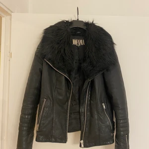 Jofama by kenza, jacka  - Jofama by kenza, jacka, skinn, med päls-detaljer 