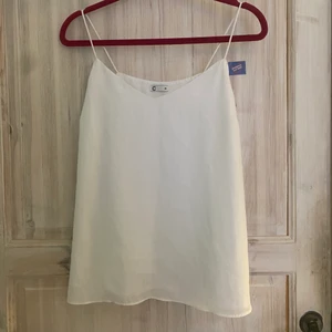 Vit blus från cubus - Vit blus (linne) från Cubus. Frakt tillkommer