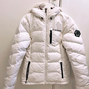 Peak performance dunjacka - Peak performance dunjacka, dam, strl S, nästintill oanvänd då den alltid varit lite för liten för mig. Nypris 3999:-