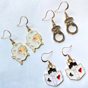 Oanvända örhängen, nyckelfria krokar ❤️ - Fri frakt ❤️ Vill man hämta i Hornstull blir det 10 kr billigare 🌟