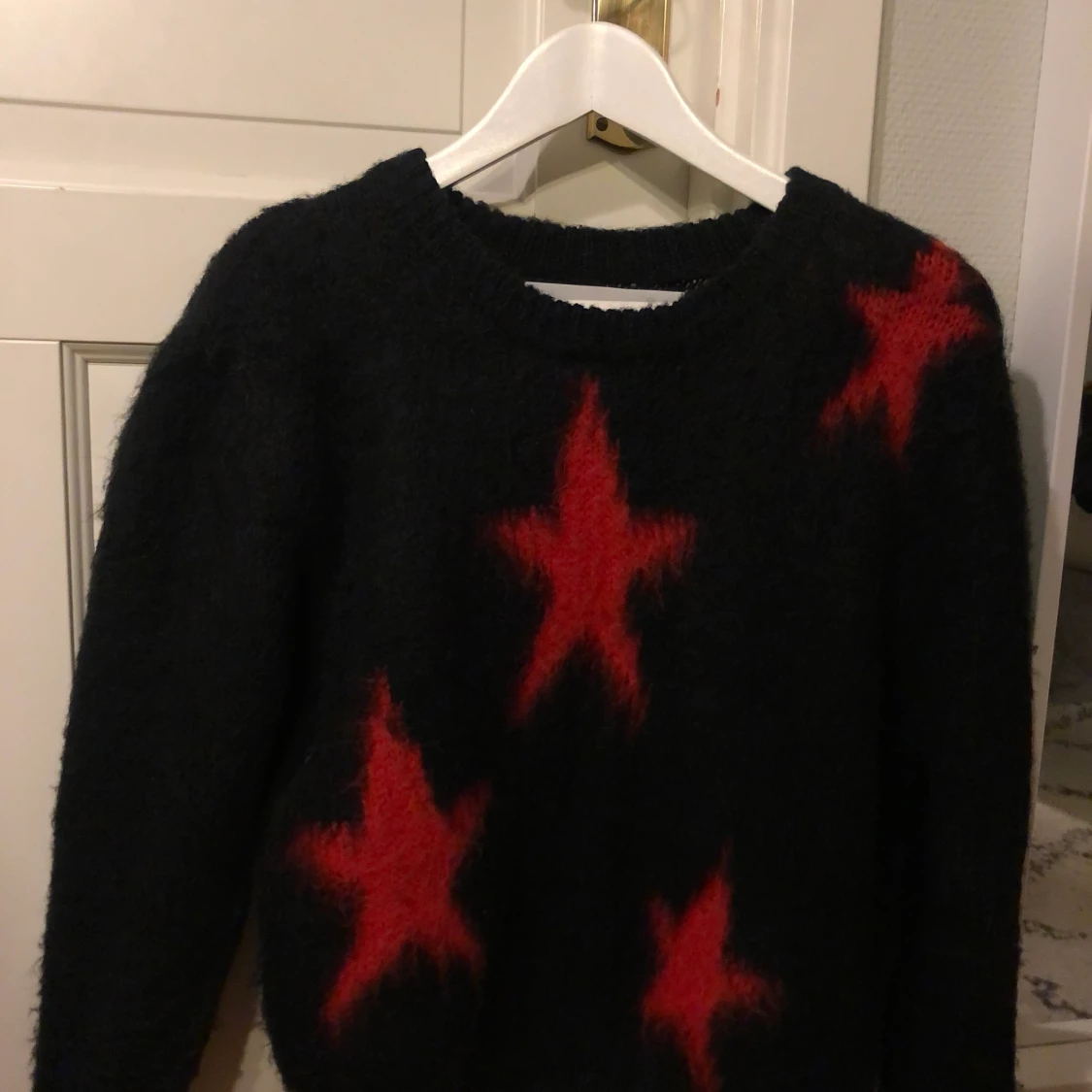 Svart stickad Replay tröja med röda stjärnor - 90