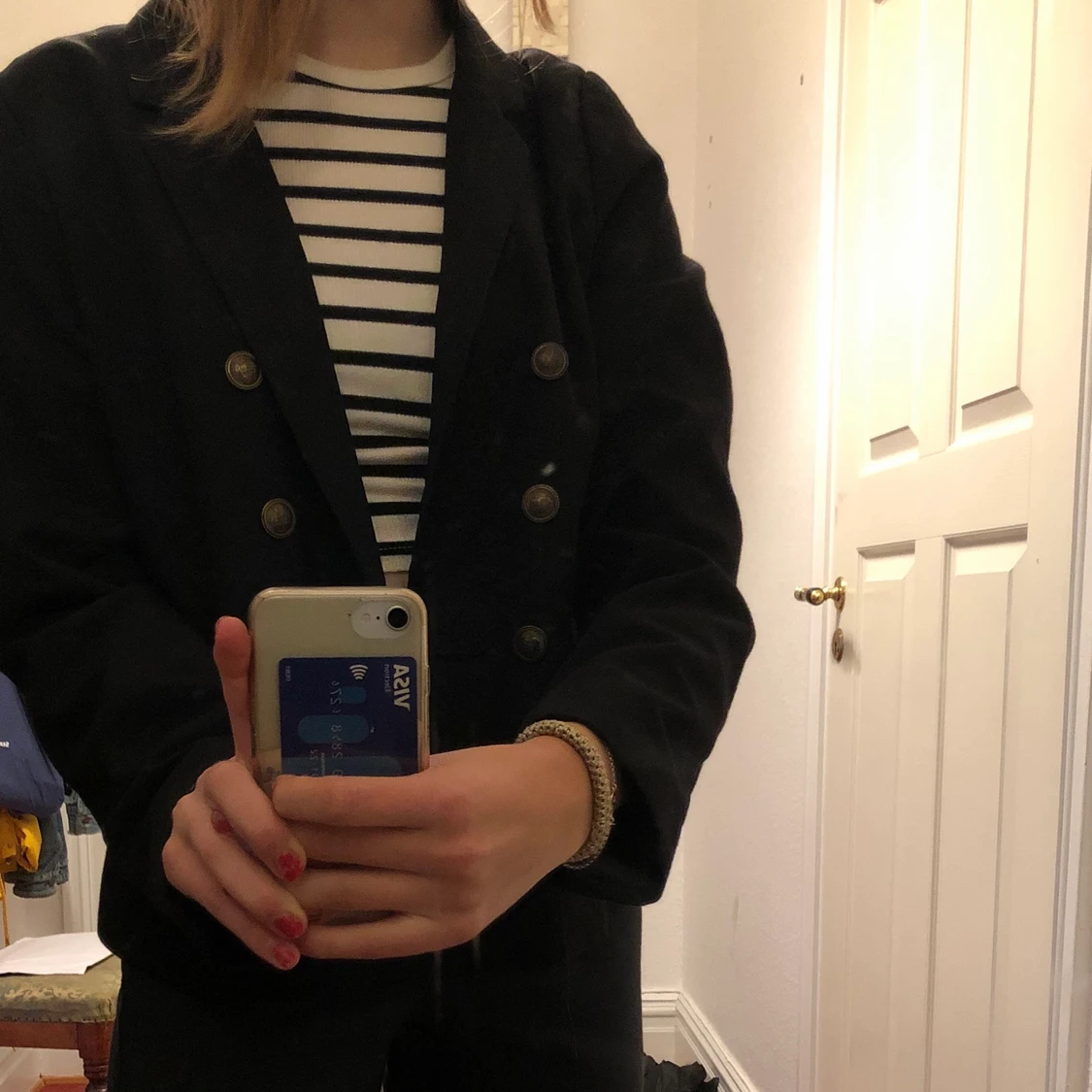 Svart kavaj med knappar