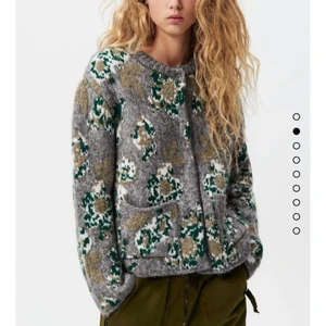 Stickad kofta💓 - Jättesöt stickad kofta från zara! Aldrig använd💗 orginalpris 559kr! 