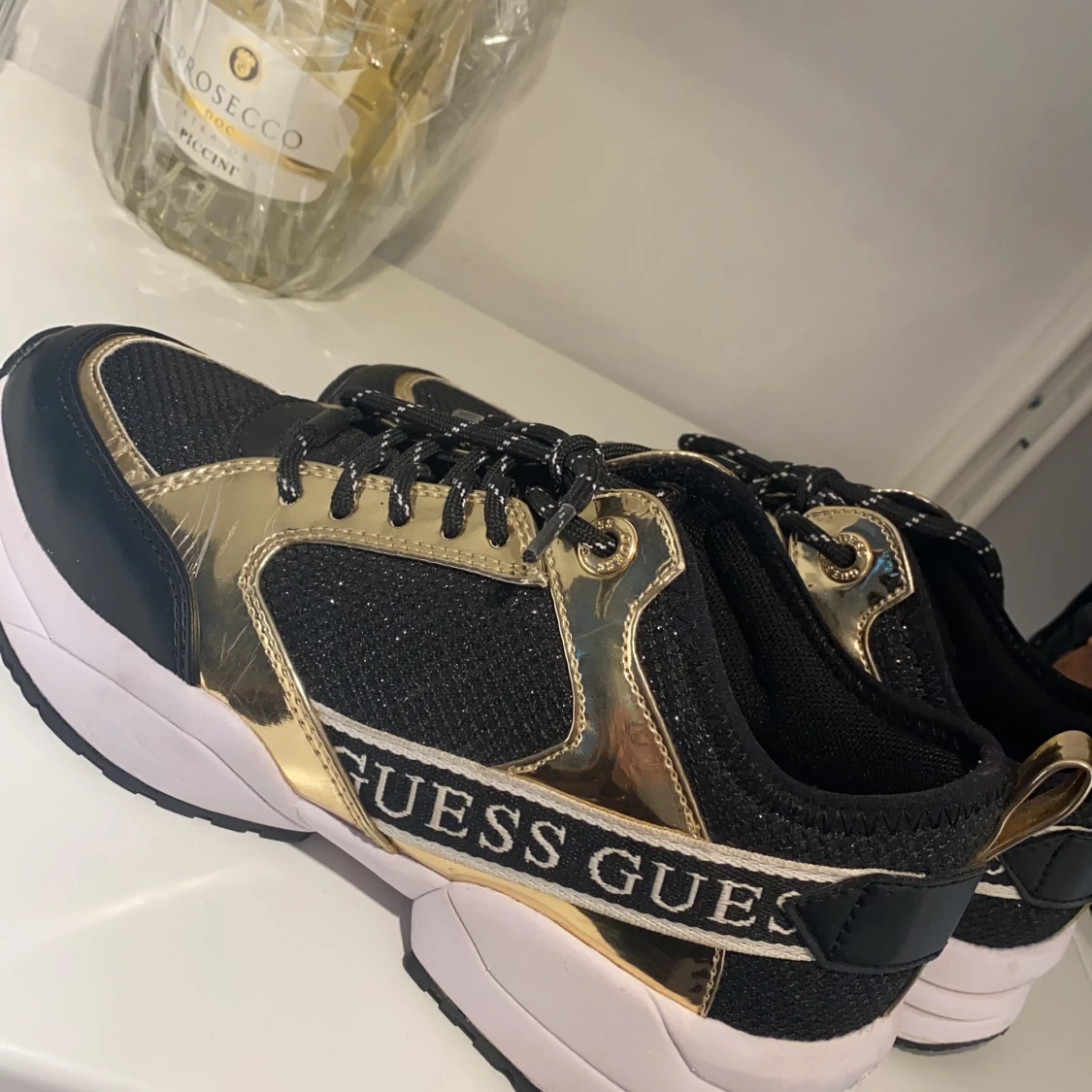 Guess sneakers  - 90