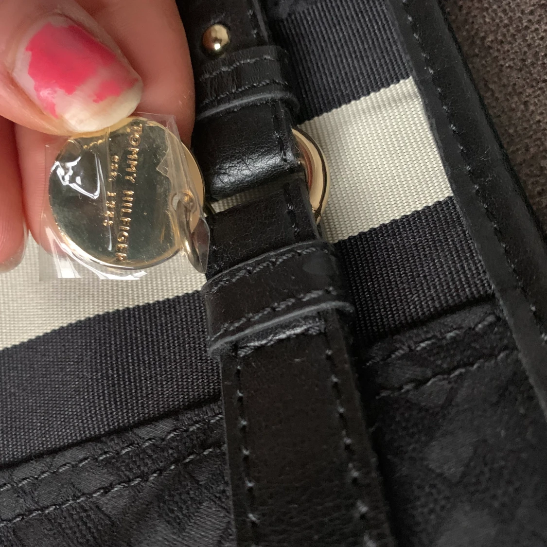 Tommy hilfiger väska / novo skor/tofflor - 90