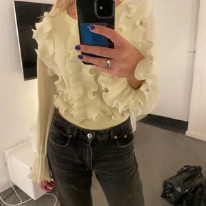 Blus - 130 kr, S🤍