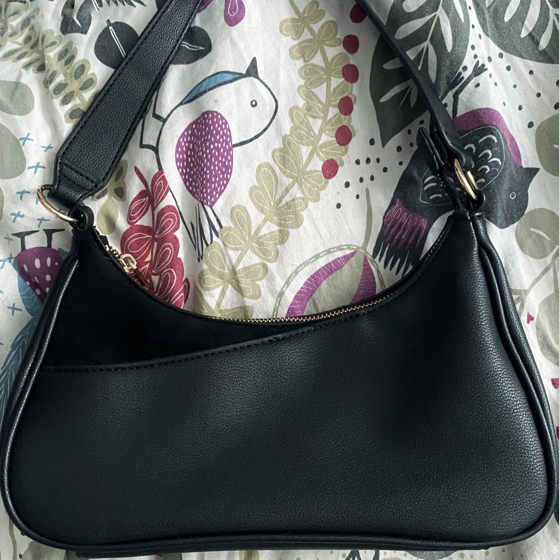 Axelväska från Don Donna - 90