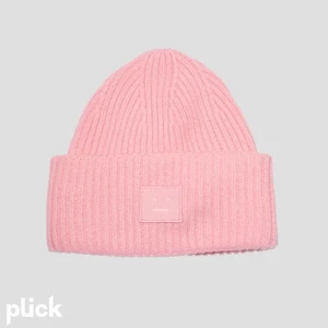 acne mössa - lägger upp igen pga oseriösa köpare.                                                 jättefin och varm acne mössa, pris kan diskuteras.                      oanvänd och nyskick, ny pris ca 1200kr