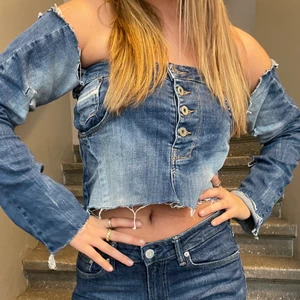 Off-shoulder Jeanstopp - Världens coolaste jeanstopp, off shoulder, 150 kr 