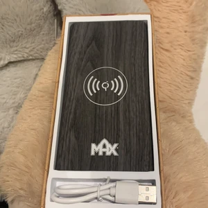 Powerbank - Säljer helt ny powerbank från max. (Ingen kan få tag på dessa) 