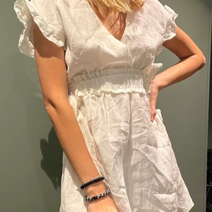 Vit zara klänning - Helt ny och oanvänd, tag kvar 