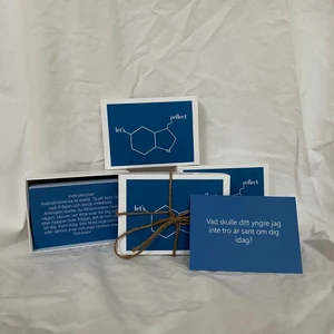 Sällskapsspel  - Ett spel bestående av 60 frågor och samtalsämnen. För att skapa unika diskussioner och samtal. Lär känna dina nära och dig själv på ett nytt sätt, prata djupt och på riktigt. Företaget arbetar för att främja psykisk hälsa och arbeta mot tabun att prata om sina känslor och sitt mående. 