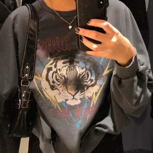 Tjocktröja  - Tjocktröja som aldrig blivit använd. 