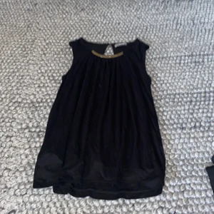 Linne med guld kant - Från hm storlek XS aldrig använt 