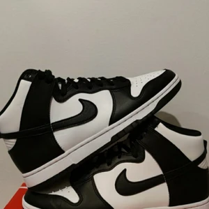 dunk high panda  S.43 - En månad gammal. Bra skick