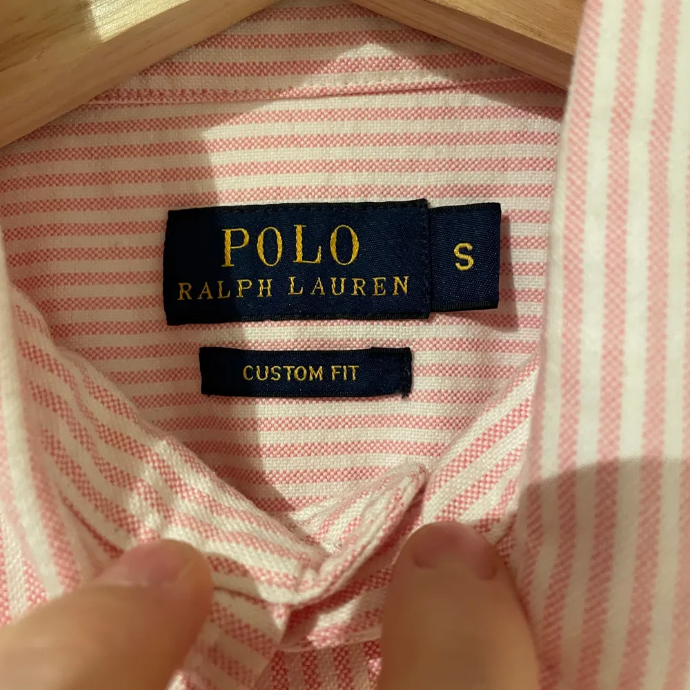 Söt skjorta från Ralph Lauren i fint skick💕. Skjortor.