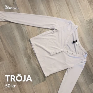 Tröja med knappar  - Skriv för fler bilder 