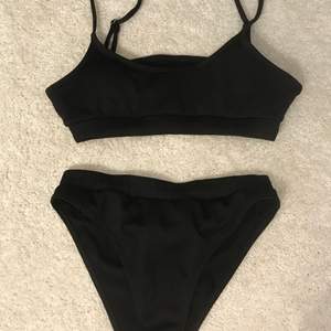 En svart bikini från SHEIN! Oanvänd o köpte i januari! Storlek S! Frakten betalt köparen 
