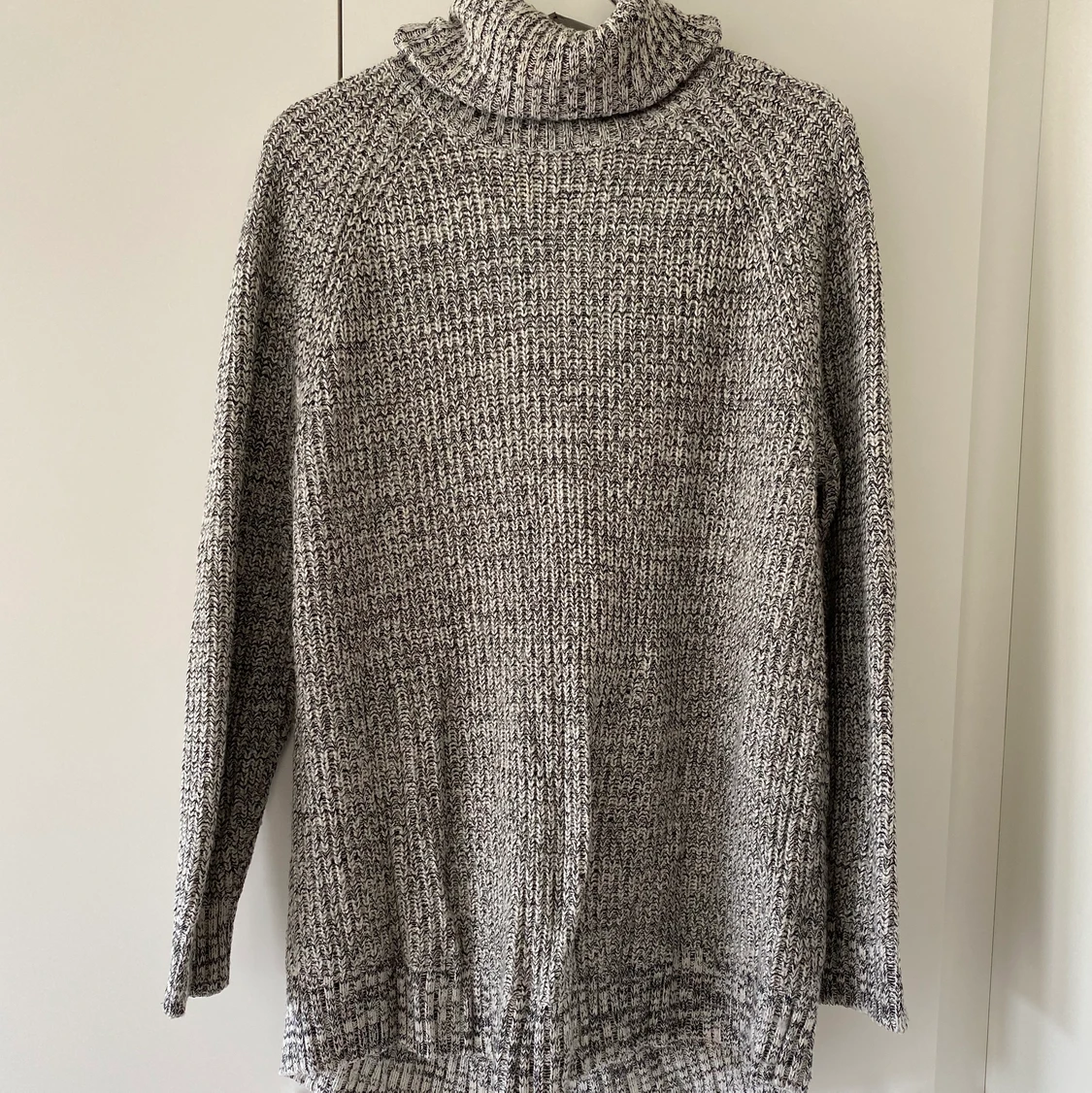 Stickad tröja strl M