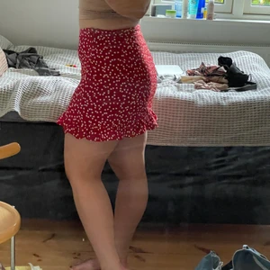 Kjol - Kjol från shein som tyvärr inte passar mig med lite större lår, aldrig använd💕 köpare står för frakt 