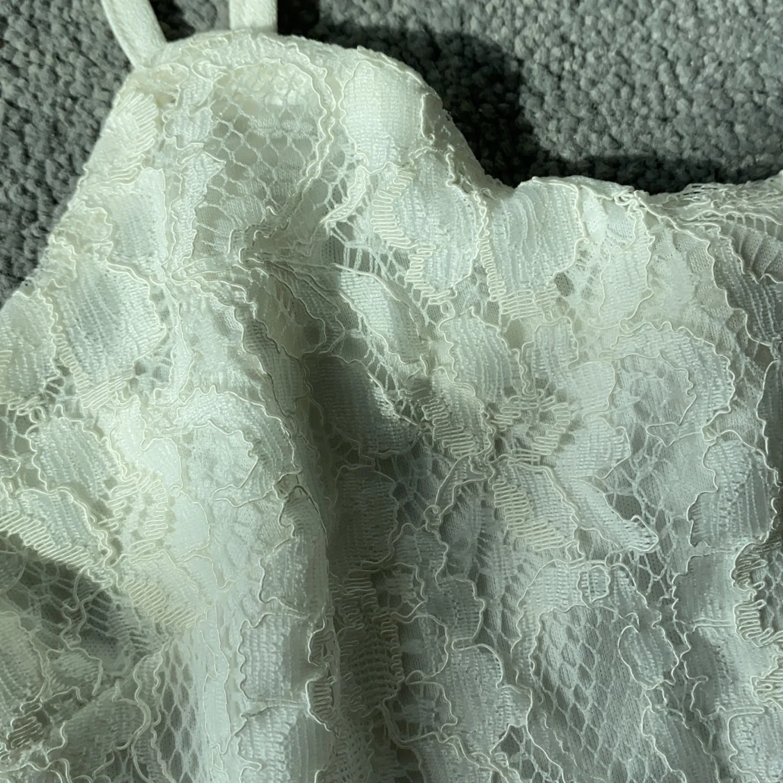 Fin klänning med spetsdetaljer stl XS - 91