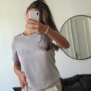 Filippa K Blus - Min älskade filippa K blus i silke som tyvär inte kommer till användning mer