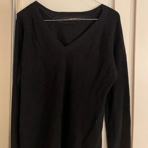 Stickad tröja  - En jättesöt stickad tröja att ha nu till hösten