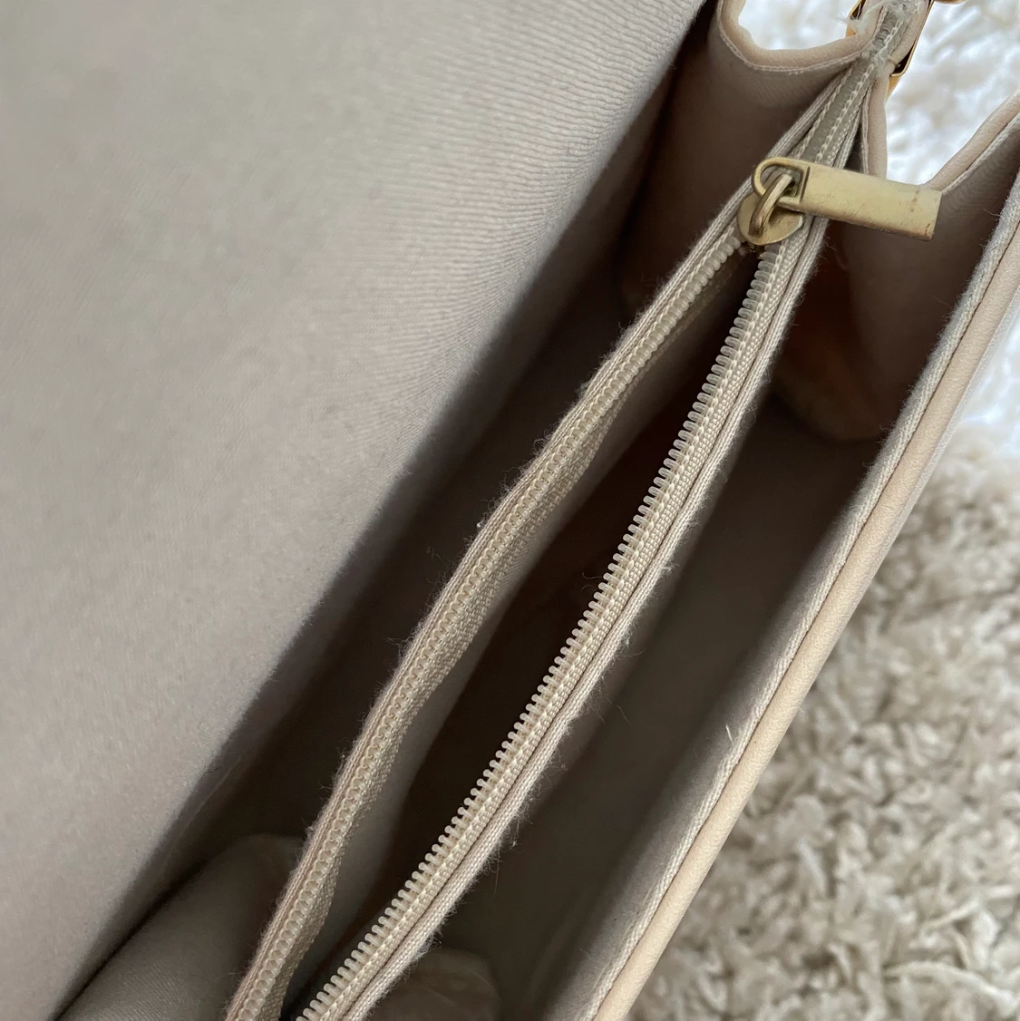 Beige axelbandsväska - 91