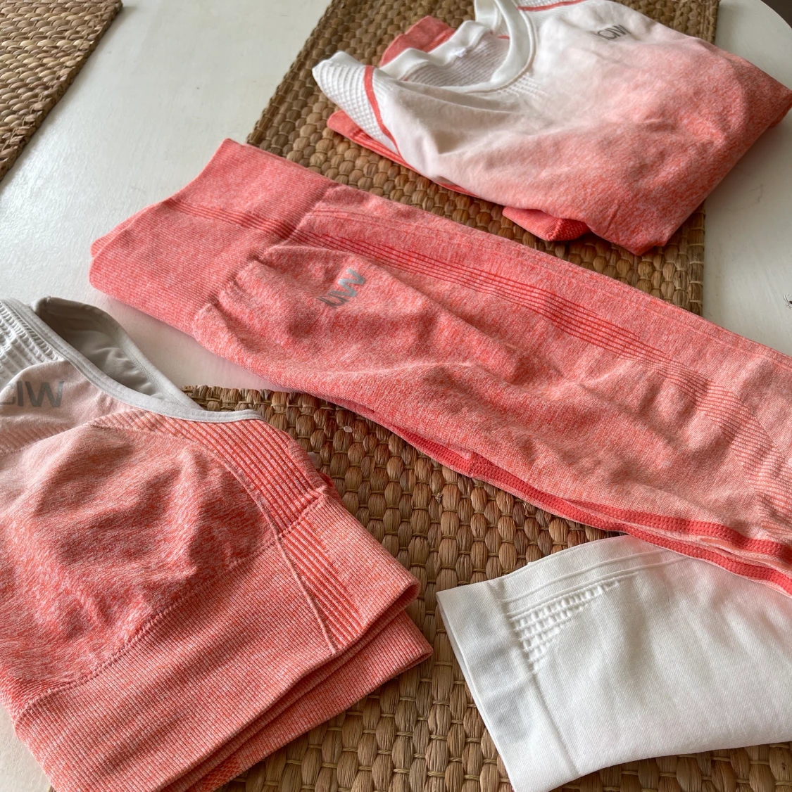 Träningskläder från ICIW i stl M  - 91