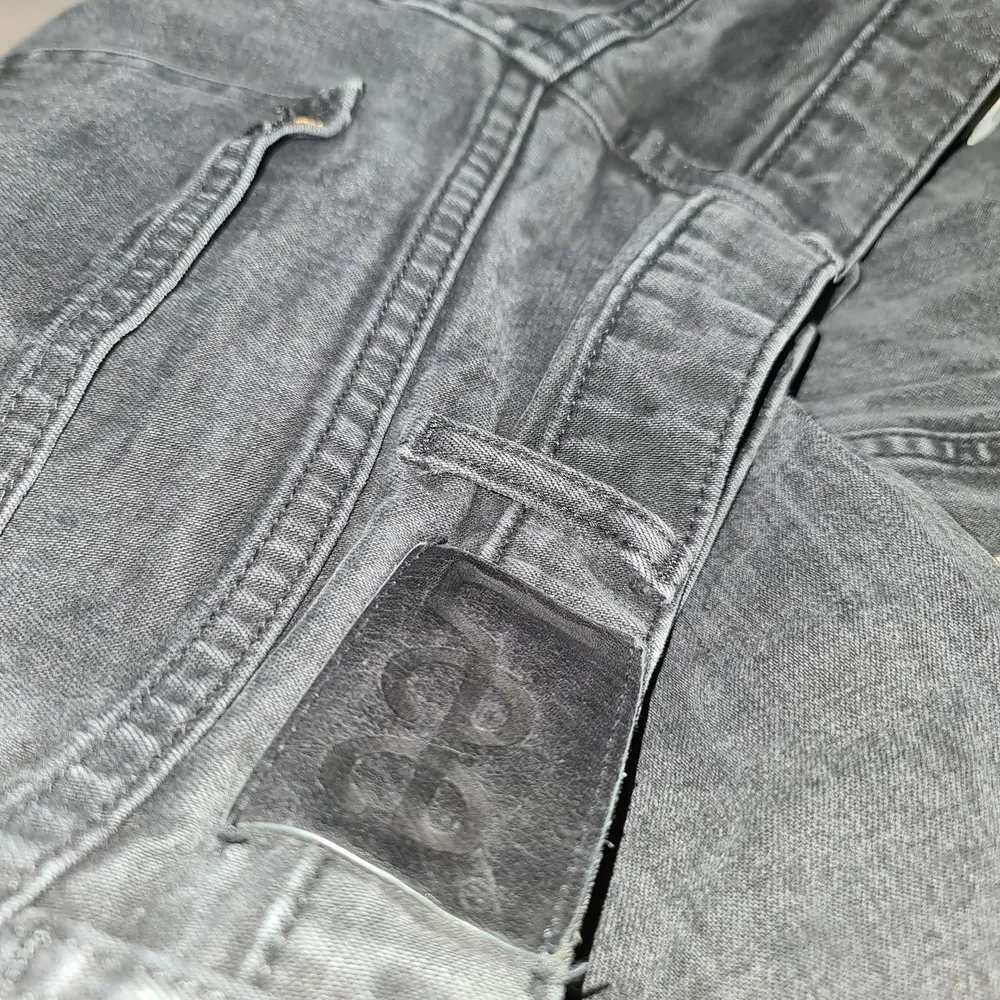 Väl använda Lee jeans i stl W38 L32.. Jeans & Byxor.