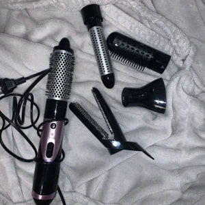 Hårfön borste hårborste  - Hårborste med 5 olika delar :) testat 2 gånger, fungerar jättebra på tunn hår och det blir inte för varmt😊 säljer på grund av att jag har en annan som jag använder mer