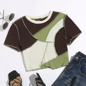 Topp från shein storlek s - Jättehäftig topp från shein,  oanvänd då det blev fel storlek. Hör av dig vid intresse💓