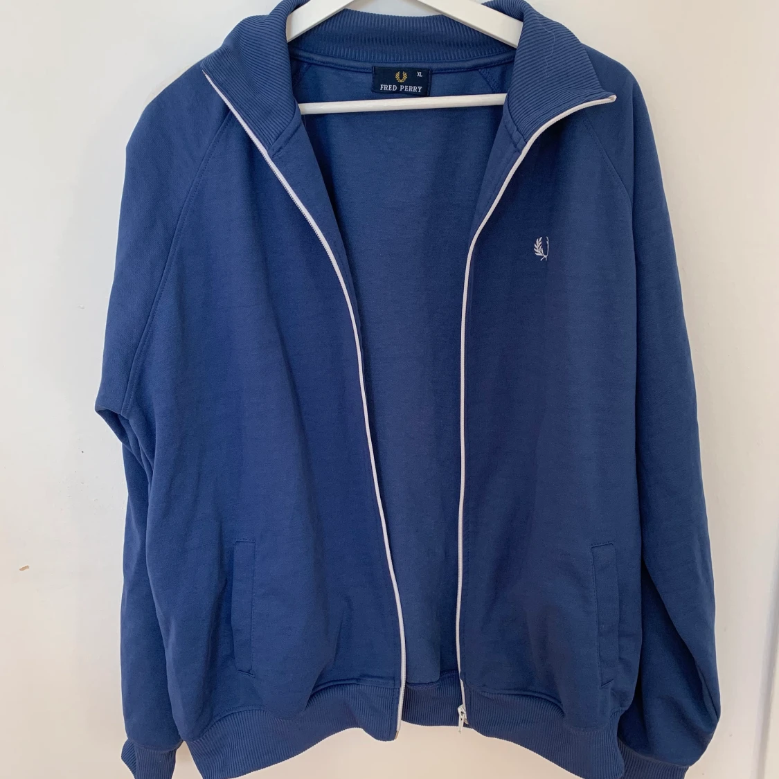 Blå Fred Perry träningsjacka  - 90