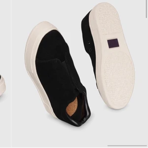 Eytys skor - Jag säljer ett par superfina eytys (knappt använda) pga för liten storlek för mig. Köpta för 1899 säljer för 1200💕 kontakta mig för privata bilder!