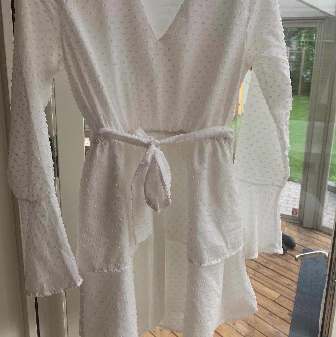 Vit sommarklänning S