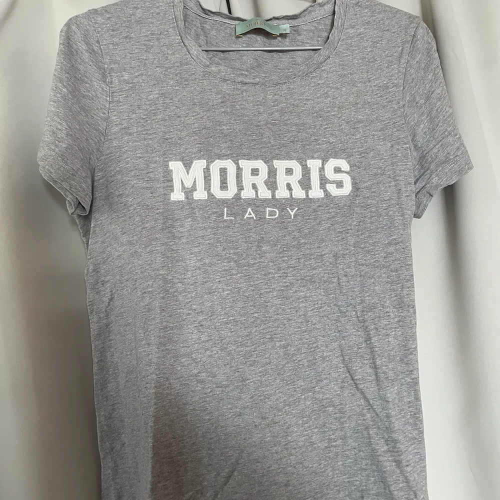 Morris T-shirt i strl M. Köparen står för frakten💜. T-shirts.