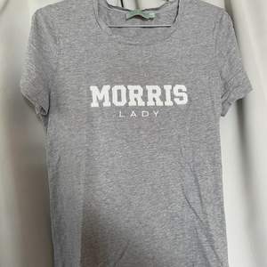 Morris T-shirt i strl M. Köparen står för frakten💜