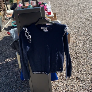 Tröja - Marinblå tröja me plysch på axlarna, Hampton republic stl 158/164