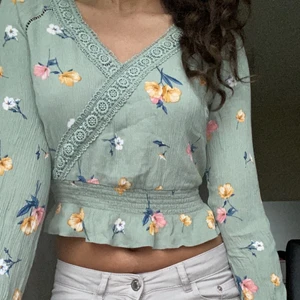 En snygg topp - En topp som knappast är använd väldigt söt!