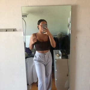 Byxor från shein - ljusgråa fin byxor i ett manchester liknande material