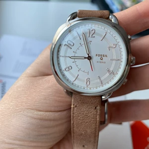 Fossil smartwatch - Knappt använt, förpackning finns kvar. Smartwatch fossil. Hämtas i Sollefteå eller skickas via frakt.  Ord pris:1500kr
