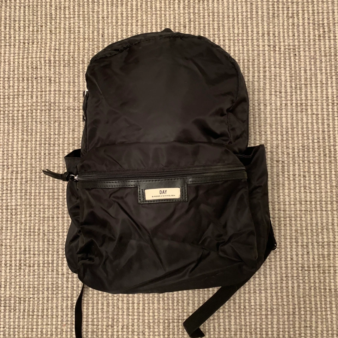 Day RYGGSĂCKđđđ svart