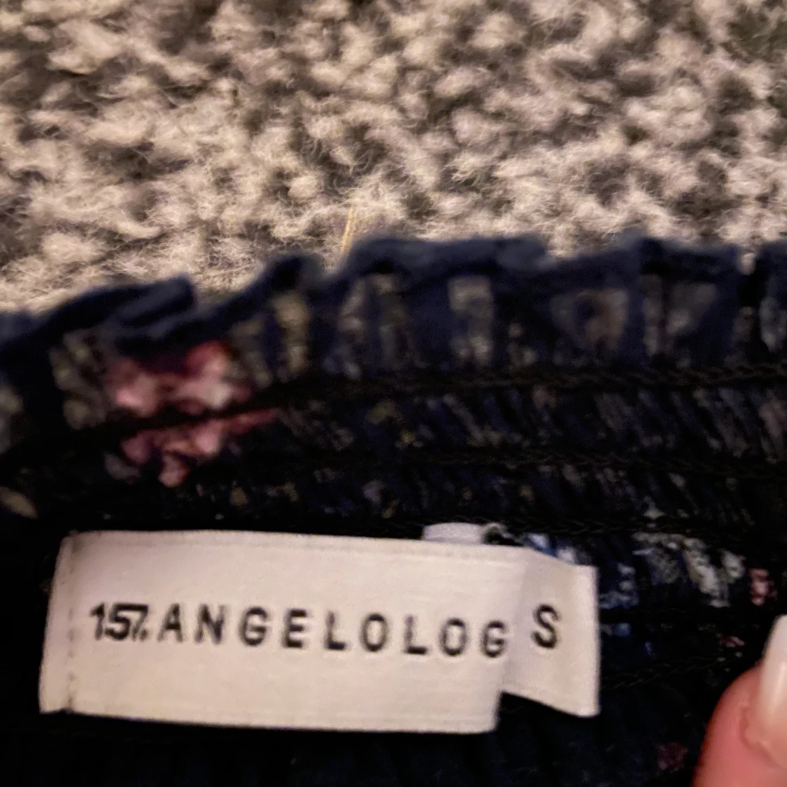 Genomskinlig blus  - 91