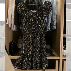 Klänning Voyells - Superfin klänning, endast använd en gång. Strl S. 