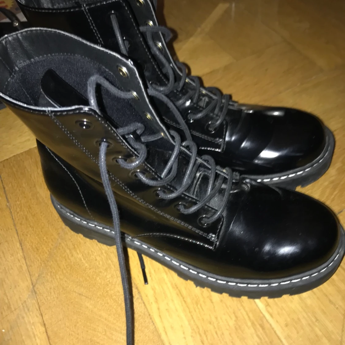 Skor/svarta  - 90