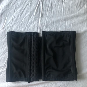 Korsett  - En korsett köpt på second hand! Storlek M men passar även S 💕 80+frakt 