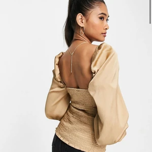 Helt ny asos topp - Nypris ca 350kr. 