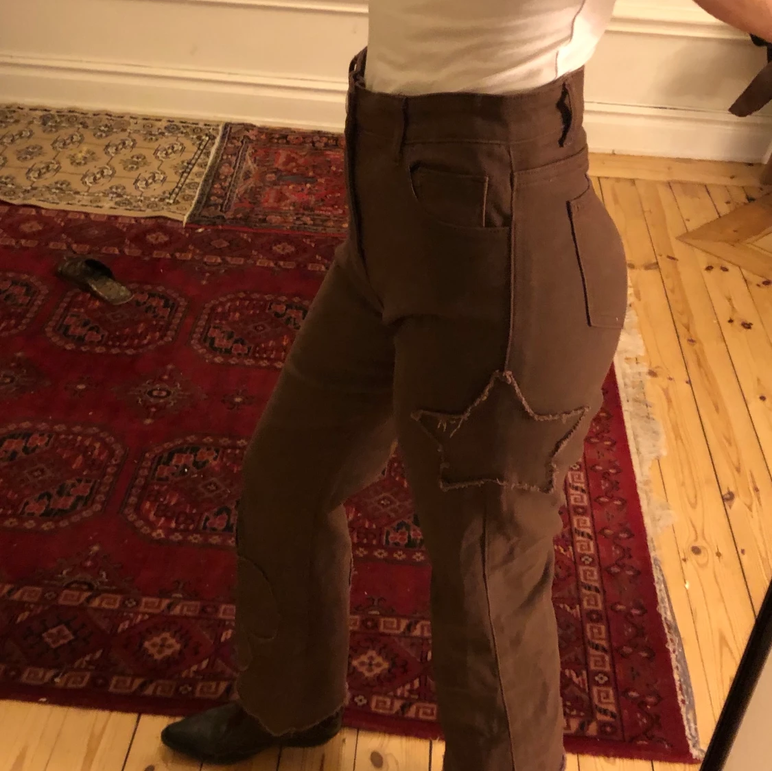 Bruna höga & utsvängda jeans - 90